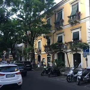 La Casa Di Joant , Aeroporto di Catania Fontana Rossa Italia